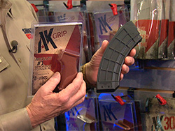 USPalm-AKMagAndGrips 39-03-59