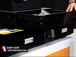 SUSA_4404_SHOT_SnapSafeUnderBed